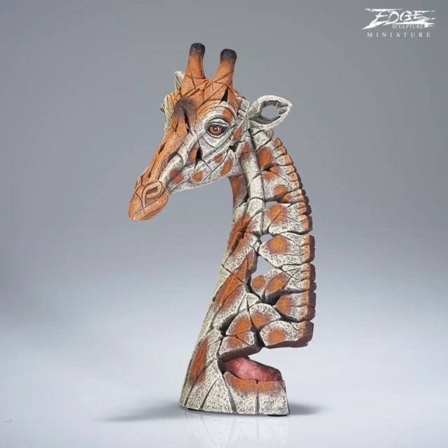 Edge Giraffe Bust Miniature - image 1