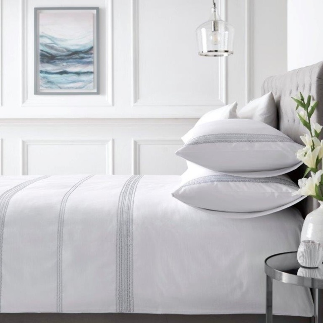 Appletree Boutique Embroidered Band White/ Silver Duvet Cover Set - Super King - image 1
