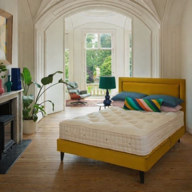Hypnos Consort Mattress and Divan Set - 135cm Double - Shallow Pocket Sprung Firm Edge - No Storage - Premium Fabric - image 1