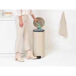 Brabantia Pedal Bin 30L - Soft Beige - thumbnail 4