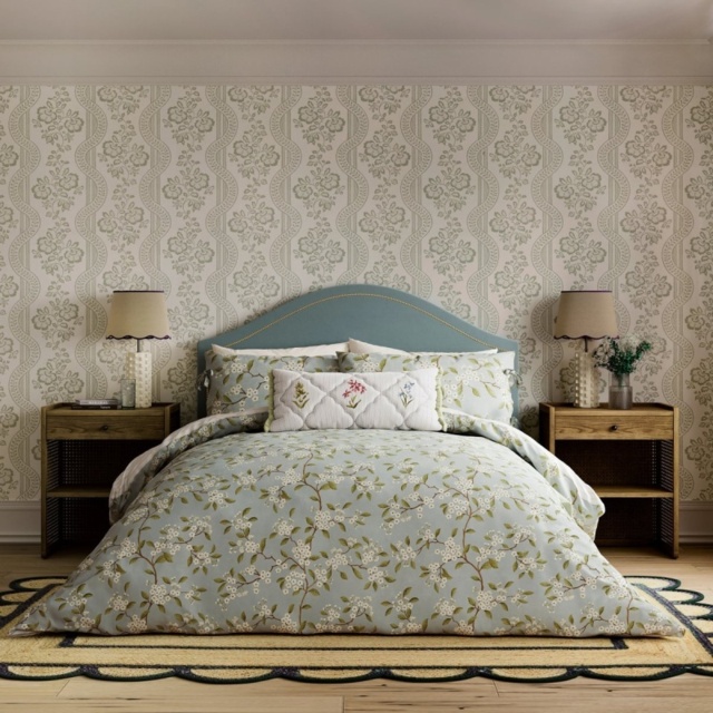 Sanderson National Trust Damson Blossom Duvet Set - Porcelain - Double