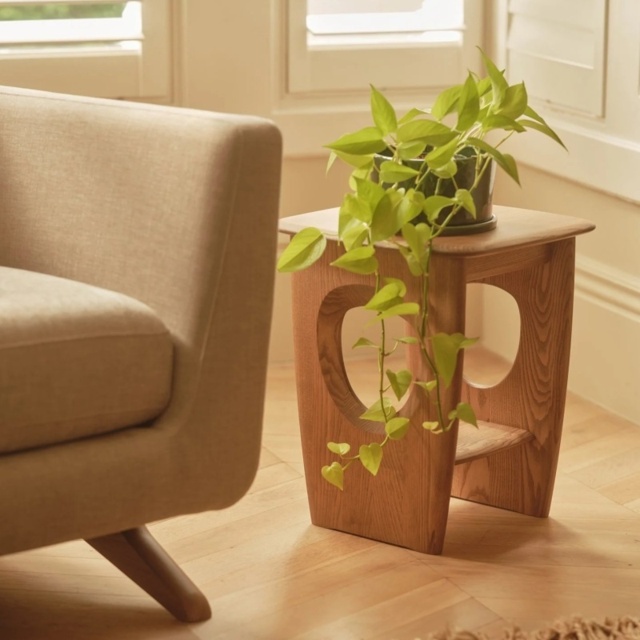 Ercol Highmoor Lamp Table - image 1