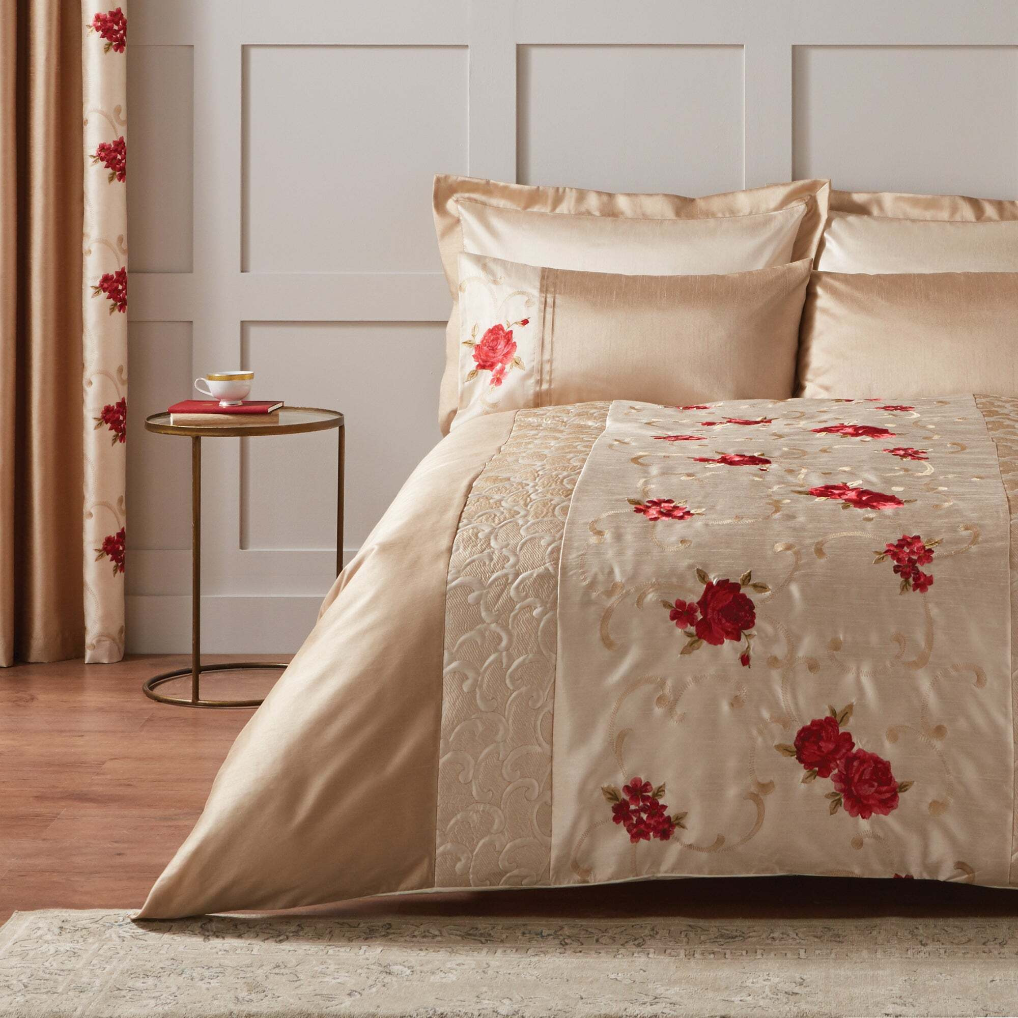 Juliet Embroidered Red Duvet Cover Red / Brown