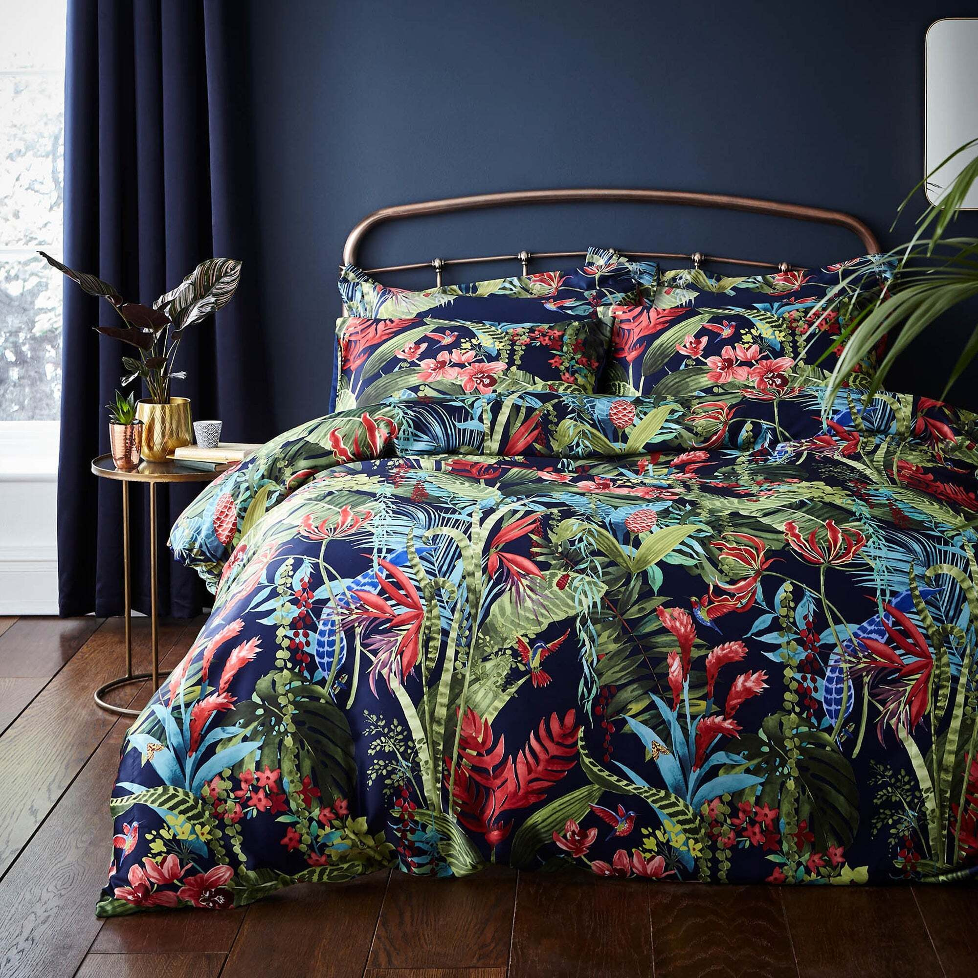 Floresta Duvet Cover and Pillowcase Set Dark Blue/Green and Red