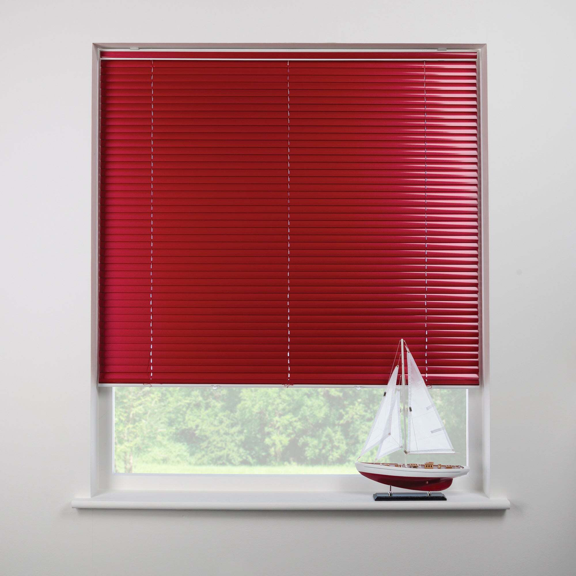 Swish Berry Cordless Aluminium Venetian Blind 25mm Slats, Size:135x120cm Red
