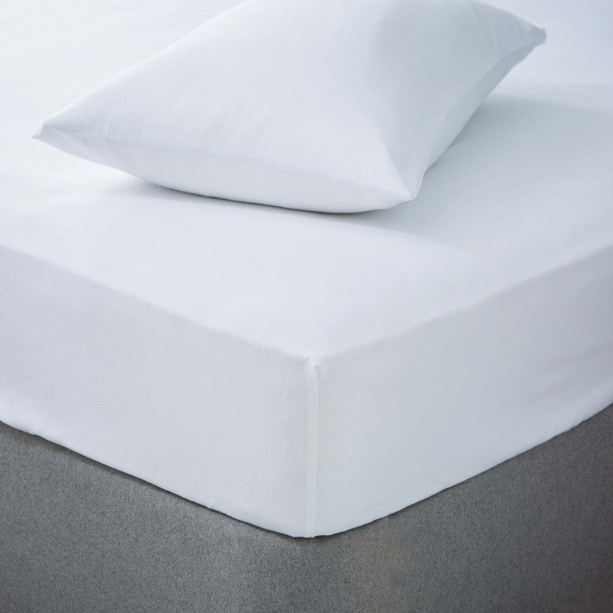 Soft & Cosy Luxury Brushed Cotton Fitted Sheet White