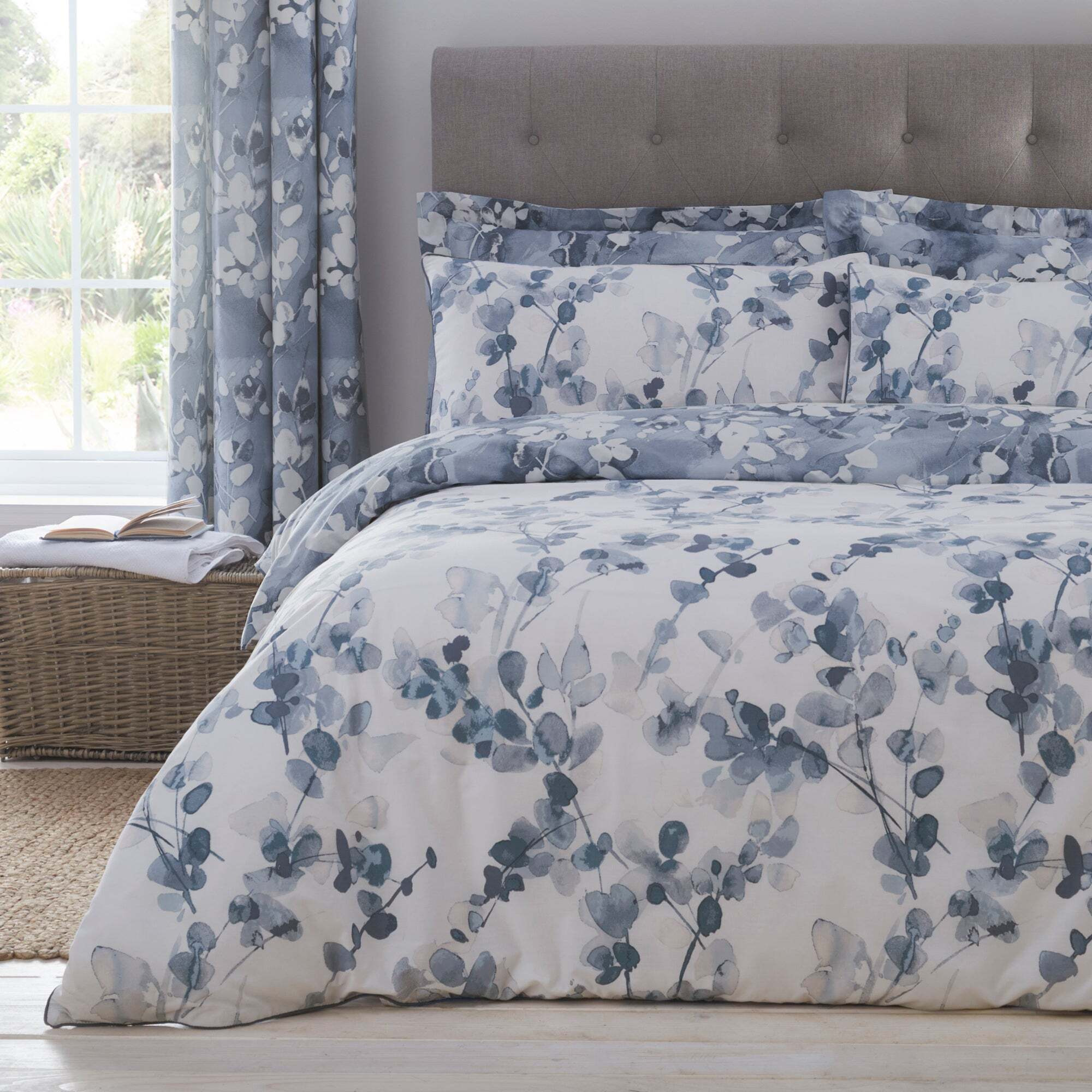 Honesty Navy Reversible Duvet Cover and Pillowcase Set Navy Blue and White