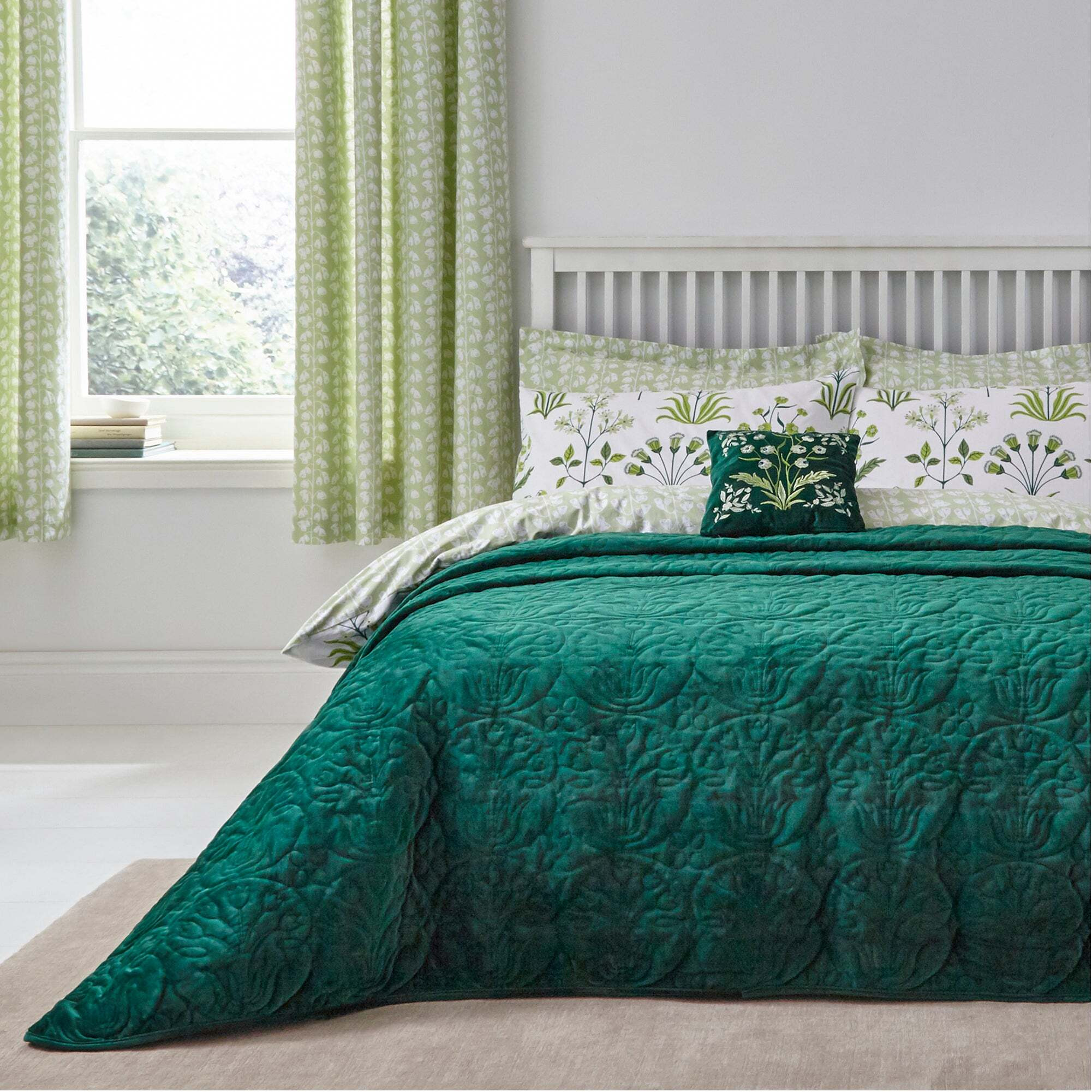 Lila Green Bedspread Green