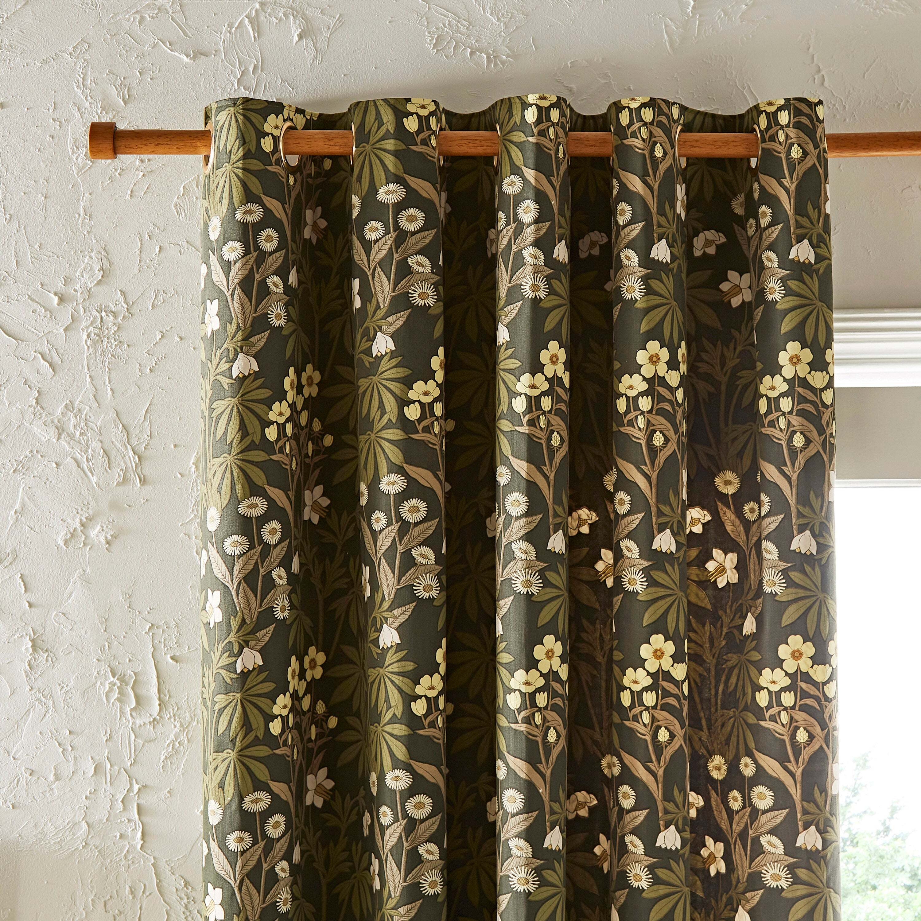 Meadow Floral Natural Eyelet Curtains Green/Yellow