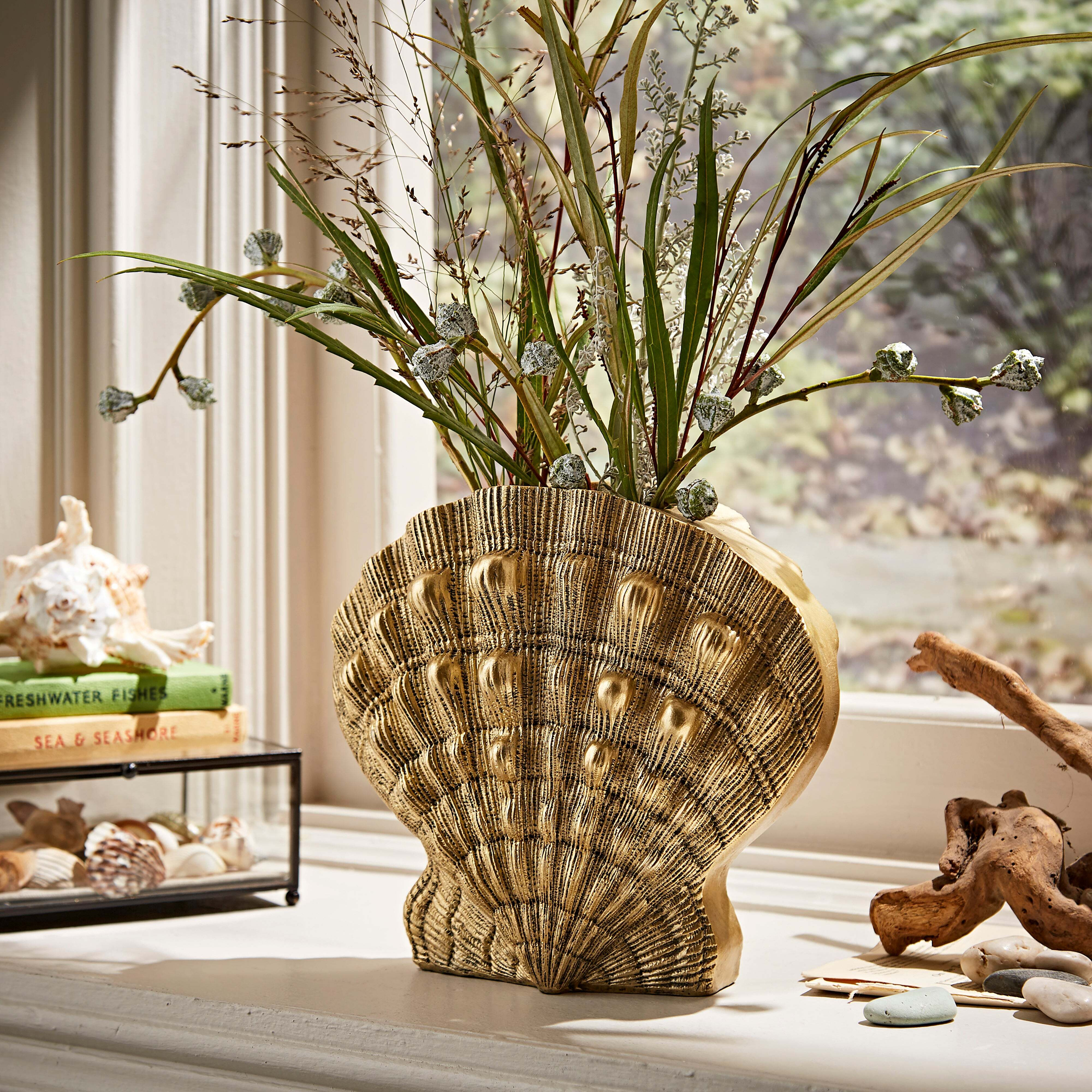 Resin Shell Vase Gold