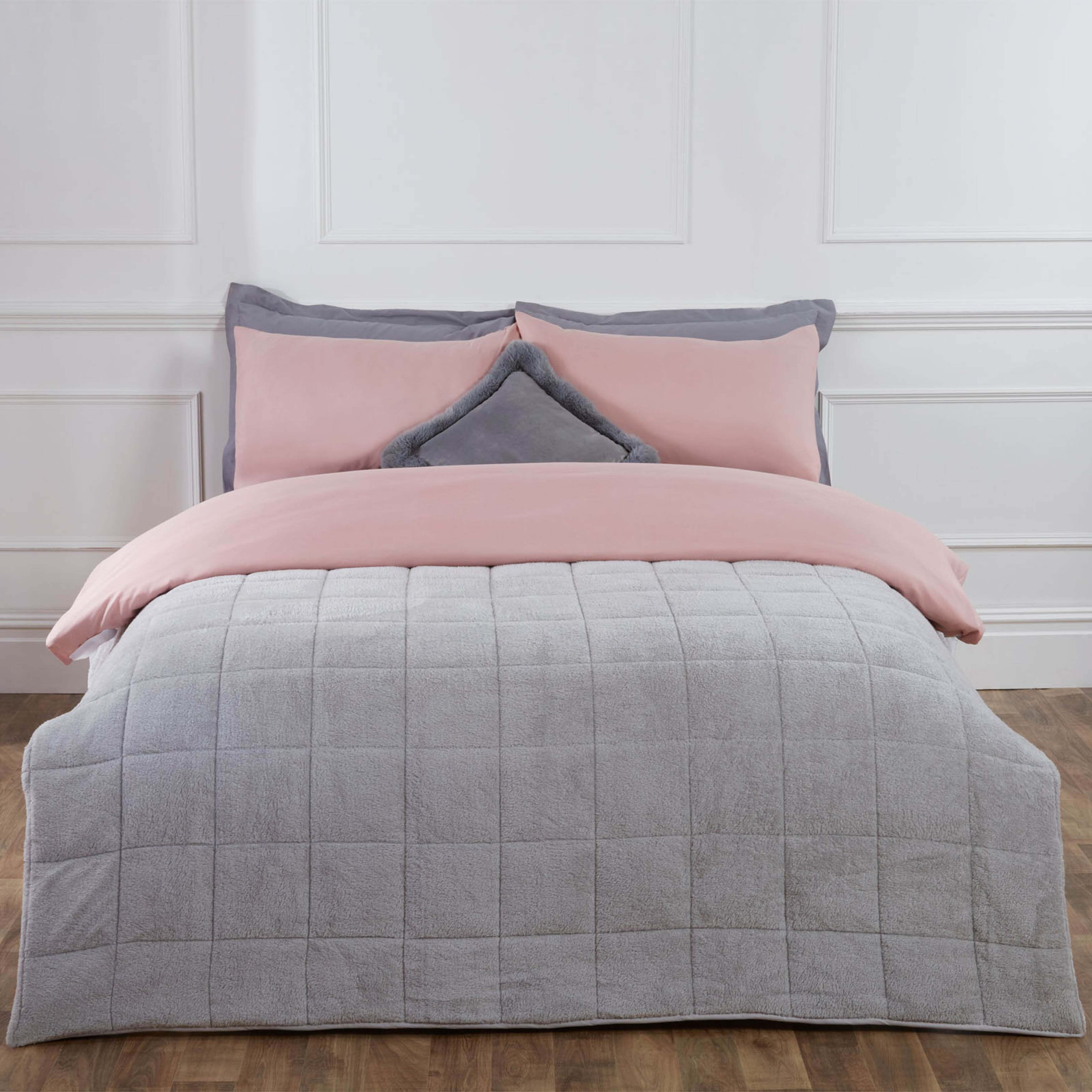 Brentfords Teddy Fleece Weighted Blanket Grey