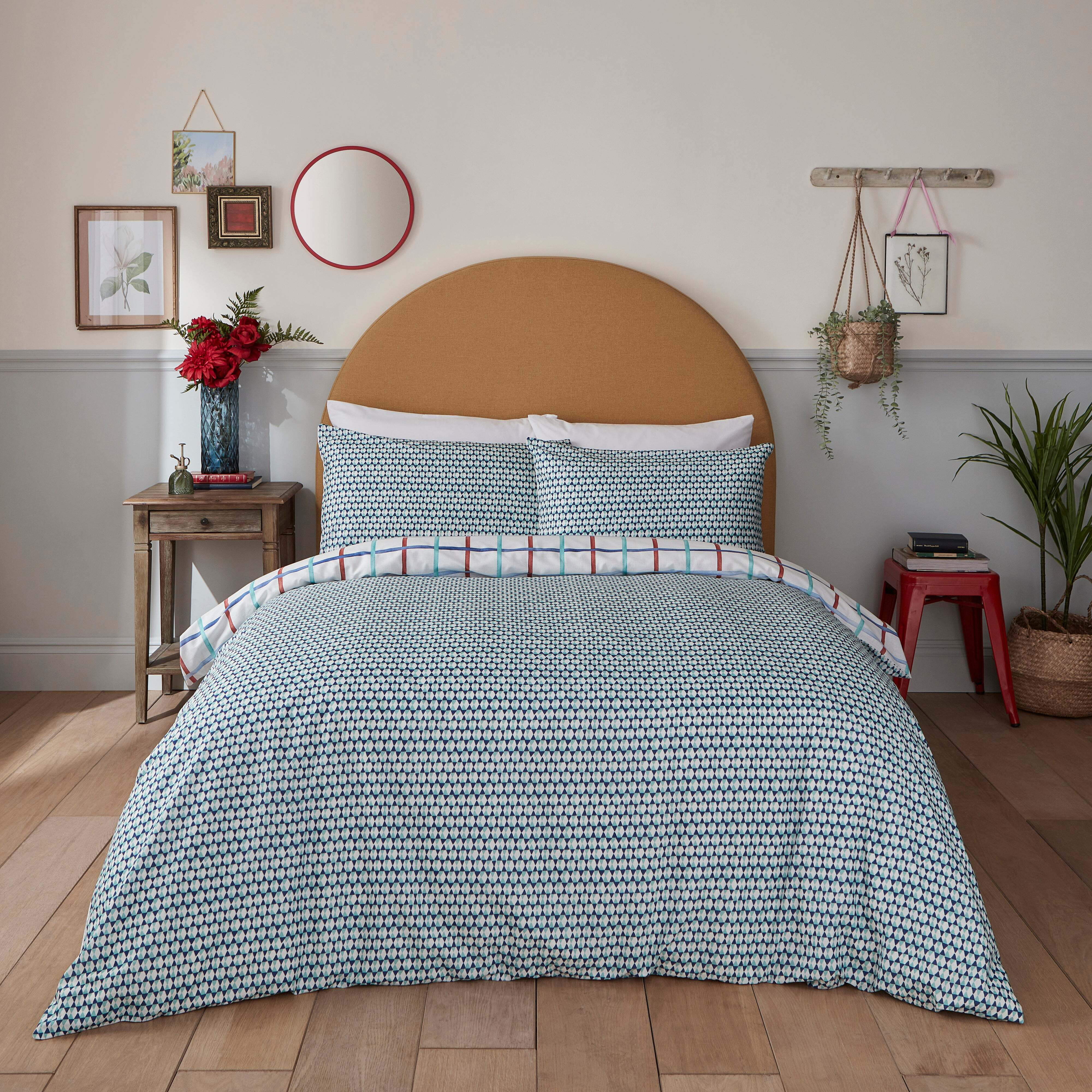 Jayden Geometric Navy Duvet Cover and Pillowcase Set Navy/White