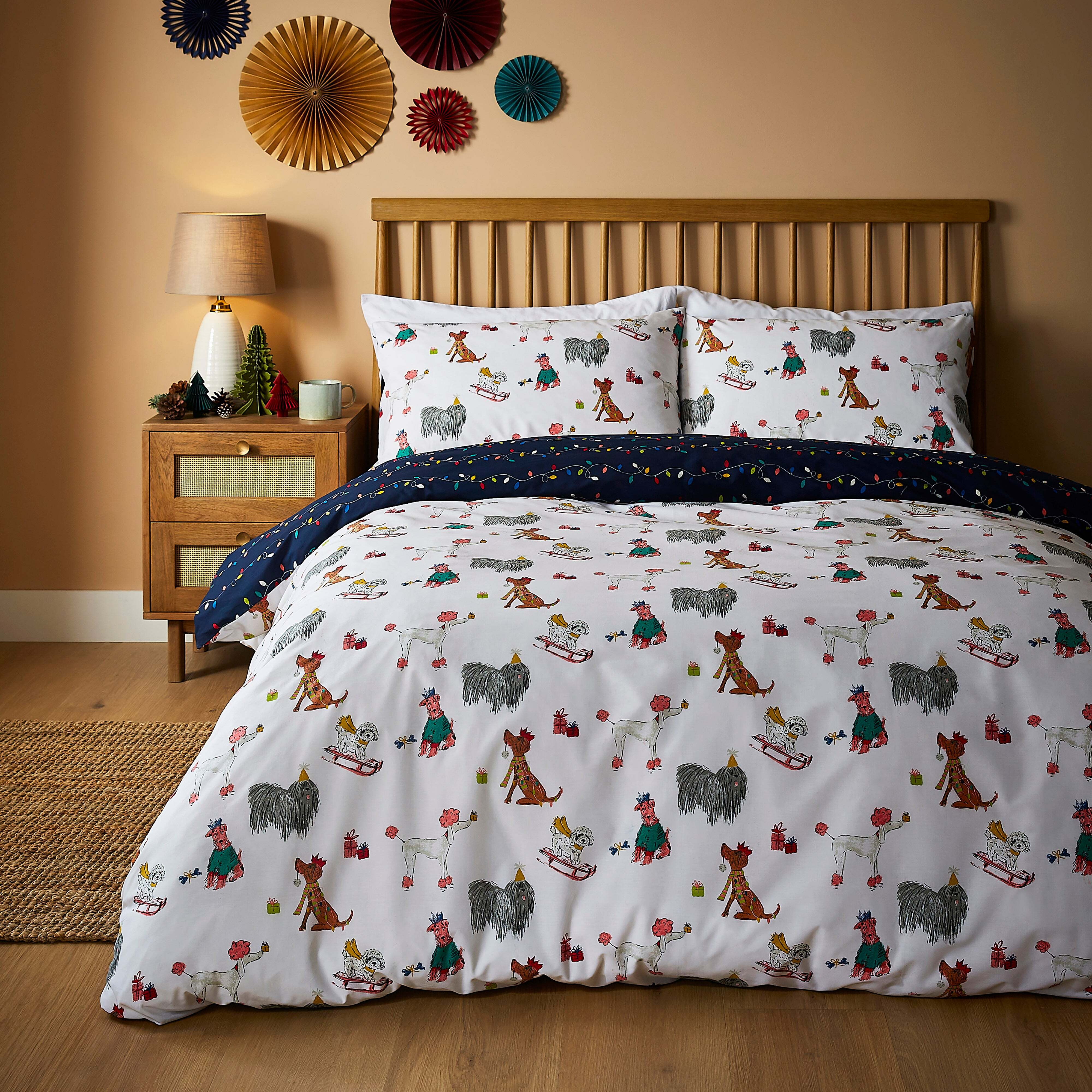 Dunelm Merry Friends Reversible Duvet Cover and Pillowcase Set, Size: Kingsize MultiColoured