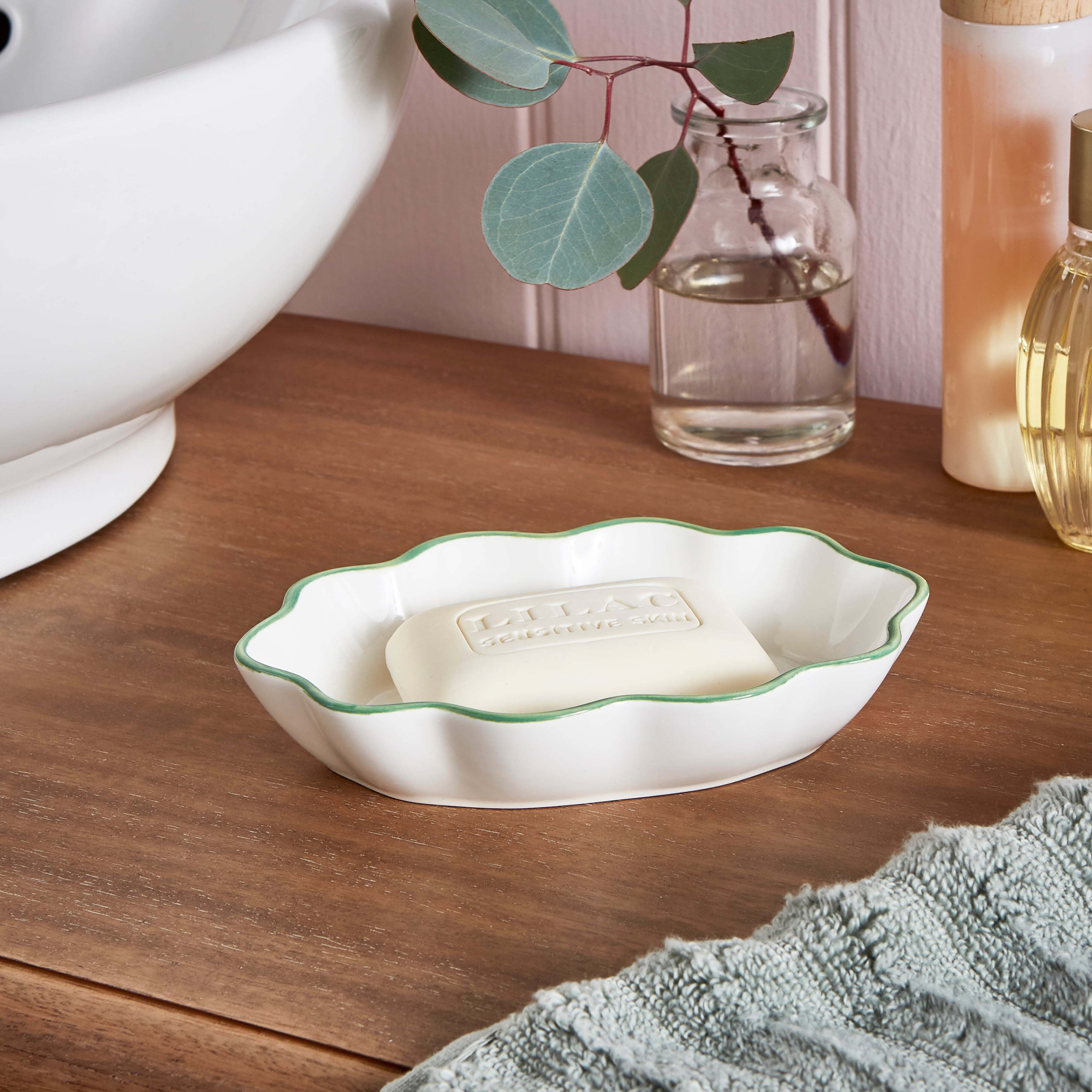 Heart and Soul Scalloped Soap Dish White