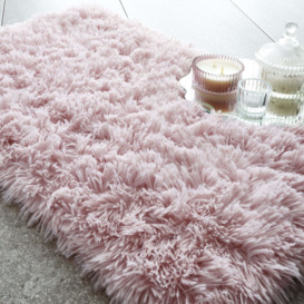 Cuddly Faux Fur Bath Mat Blush
