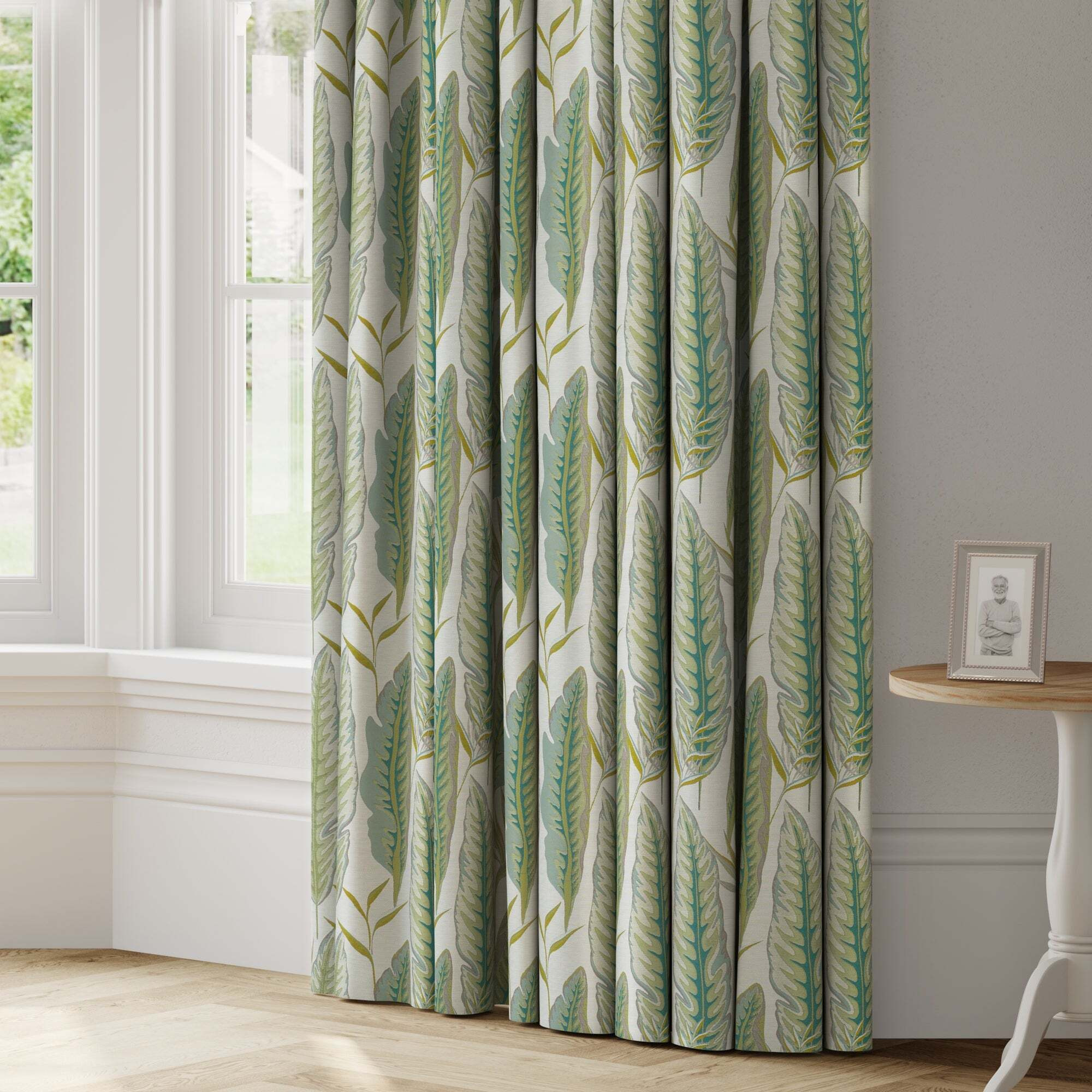 Brodsworth Made to Measure Curtains Green/White