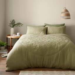 Quilted Mandala Duvet Cover and Pillowcase Set - thumbnail 1
