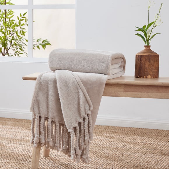 Tassel Throw Blanket 130cm x 170cm - image 1