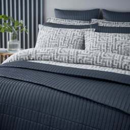 Indus Geo Jacquard 100% Cotton Duvet Cover and Pillowcase Set - thumbnail 3