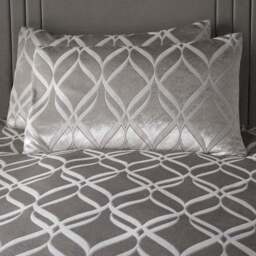 Belfort Duvet Cover and Pillowcase Set - thumbnail 3