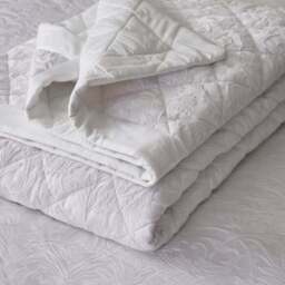 Dorma Winchester Bedspread - thumbnail 2