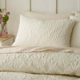 Hani Pinsonic Quilted Duvet Cover & Pillowcase Set - thumbnail 3
