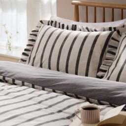 Wylder Nature Connie Polycotton Duvet Cover & Pillowcase Set - thumbnail 2