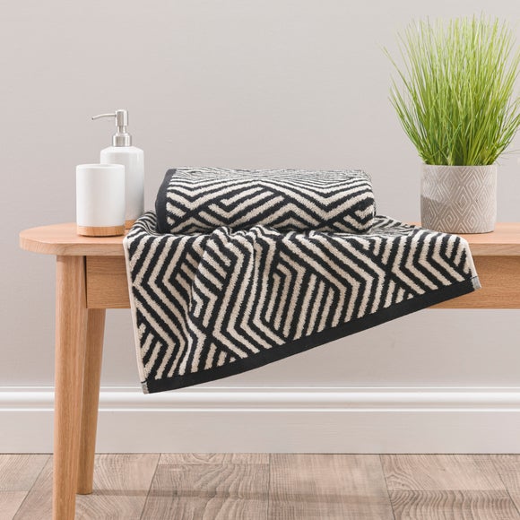 Geo Cotton Towel - image 1