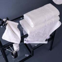 Per La Casa Set of 5 White Rakka Jacquard Small Bathrobe & Towels - thumbnail 2