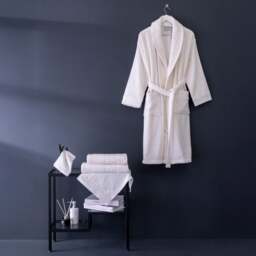 Per La Casa Set of 5 White Rakka Jacquard Small Bathrobe & Towels - thumbnail 1