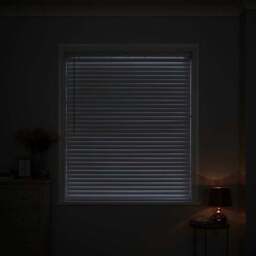 Room Darkening Venetian Blind - thumbnail 2