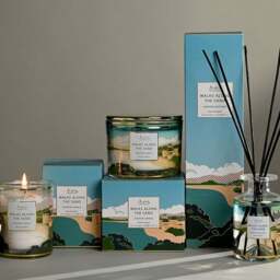 The London Wax Co Walks Along The Sand Candle - thumbnail 3