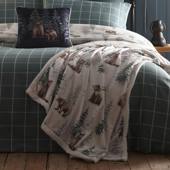 Lodge Bear Walks Bedspread 150cm x 200cm - image 1