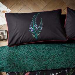 Moorland Flora Black Duvet Cover and Pillowcase Set - thumbnail 3