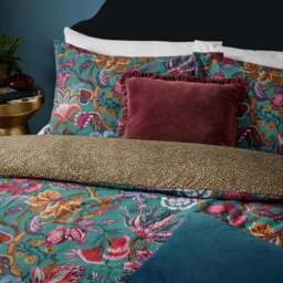 Wylder Tropics Viranai Reversible Duvet Cover and Pillowcase Set - thumbnail 2
