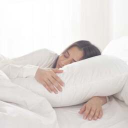 Snuggledown Retreat V Shape Firm Pregnancy Pillow - thumbnail 6