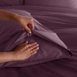 100% Egyptian Cotton 220 Thread Count Standard Pillowcase Pair - thumbnail 4