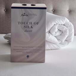Fogarty Touch of Silk 7.5 Tog Duvet - thumbnail 3