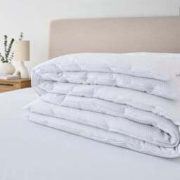 Fogarty Light & Lofty Warm Waffle 10.5 Tog Duvet - thumbnail 2