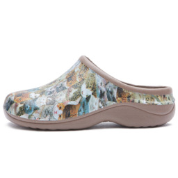 Backdoorshoes Women's Cat Garden Clogs - thumbnail 3