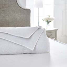 Dorma Luxurious White Goose Down 7.5 Tog Duvet - thumbnail 2
