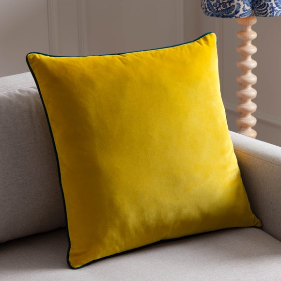Furn. Square Cushion - image 1