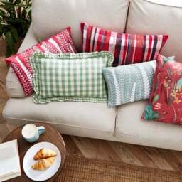 Frilled Gingham Cushion Green - thumbnail 4