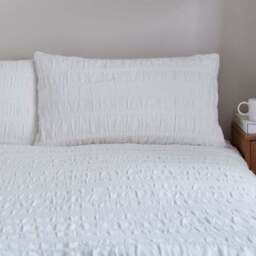 Woven Brixham Seersucker Cotton Duvet Cover & Pillowcase Set - thumbnail 2
