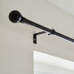 Globe Extendable Metal Eyelet Curtain Pole - thumbnail 1
