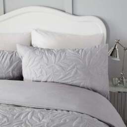 Luana 3D Floral Duvet Cover and Pillowcase Set - thumbnail 2