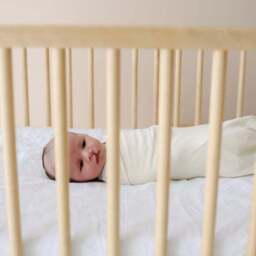Tutti Bambini Snuggle Me Swaddle - thumbnail 4