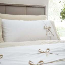 Catherine Lansfield Milo Bow Duvet Cover & Pillowcase Set - thumbnail 2