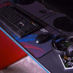 Return - X Rocker Carbon Tek Gaming Desk with Wireless Charging and Neo Fibre LED - thumbnail 3