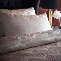 Laurence Llewelyn-Bowen Cocktail Duvet Cover & Pillowcase Set - thumbnail 2